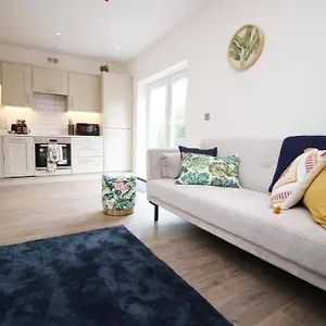 16 North Road Flat 3 By Mia Living Free Parking On Site Cardiff
